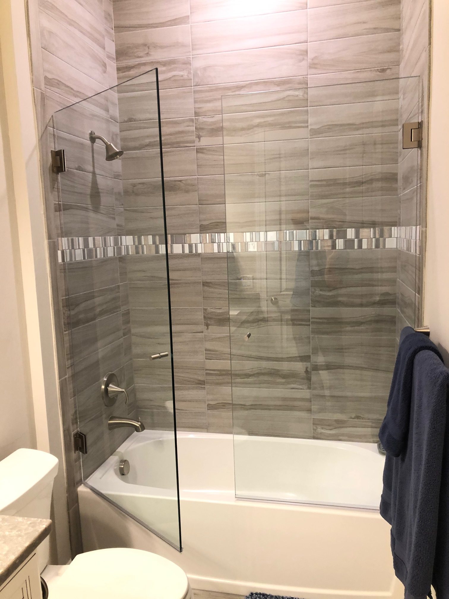 Saloon-Shower-Doors- Estero Shower & Glass